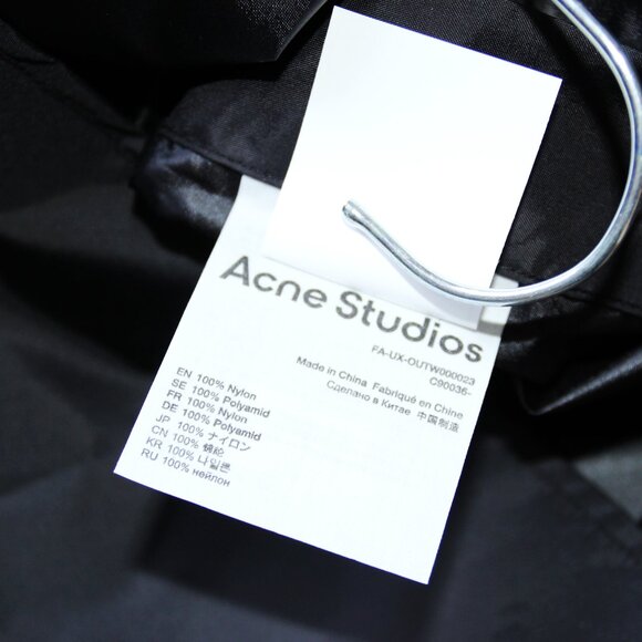 BNWT AW20 ACNE STUDIOS REFLECTIVE FACE MOTIF PONCHO S/M - Picture 12 of 15